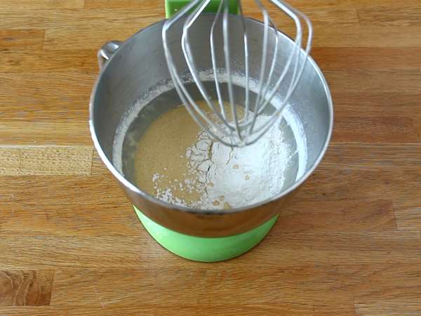 Kue Bundt Halloween, kue bundt cokelat yang menggiurkan - Persiapan langkah 2