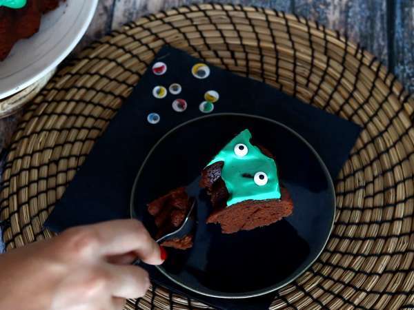 Kue Bundt Halloween, kue bundt cokelat yang menggiurkan - Persiapan langkah 8