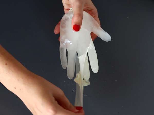 Koktail Halloween dengan es batu berbentuk tangan - tutorial mudah! - Persiapan langkah 3