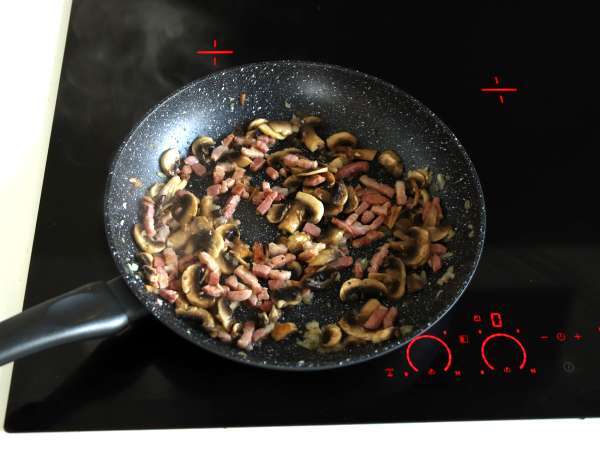 Pasta alla boscaiola, hidangan pertama yang ideal untuk musim gugur dan musim dingin - Persiapan langkah 3