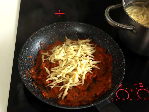 Pasta alla boscaiola, hidangan pertama yang ideal untuk musim gugur dan musim dingin - Persiapan langkah 6