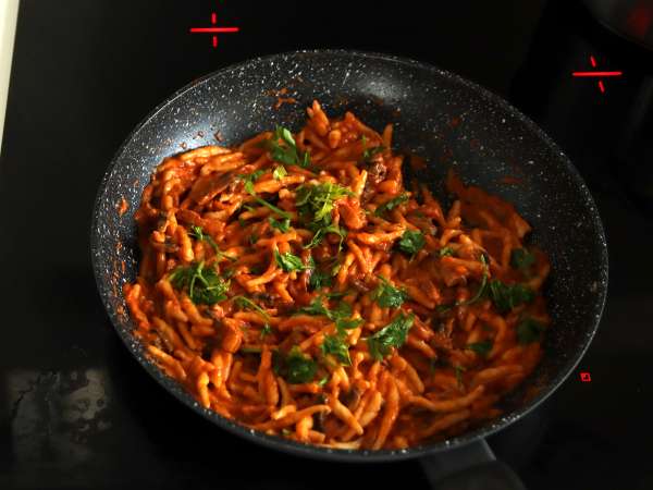 Pasta alla boscaiola, hidangan pertama yang ideal untuk musim gugur dan musim dingin - Persiapan langkah 7