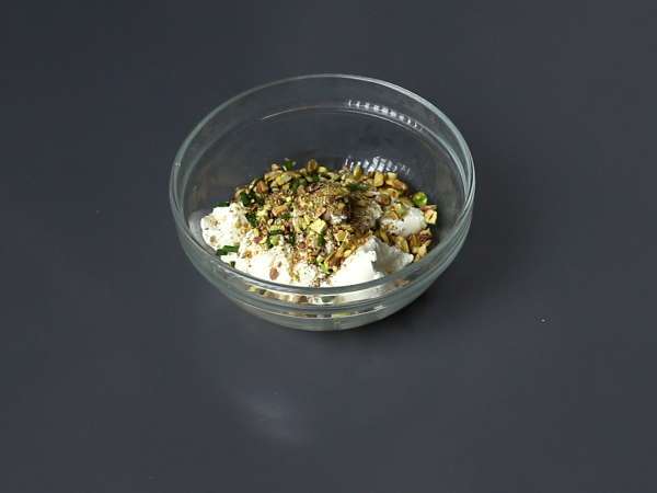 Salmon roll dengan ricotta dan pistachio - Persiapan langkah 2