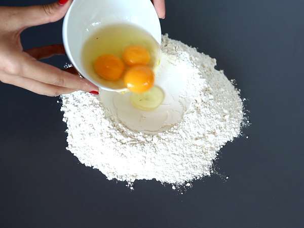 Tagliolini, prosedur langkah demi langkah untuk menyiapkannya di rumah - Persiapan langkah 1