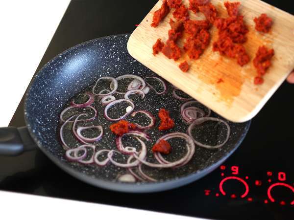 Pasta dengan 'Nduja, hidangan pasta Calabria yang mudah dibuat - Persiapan langkah 2