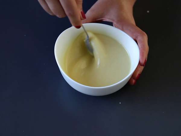 Verrines kelapa tanpa panggang ala Raffaello - hidangan penutup ala negeri dongeng dalam bola salju - Persiapan langkah 4