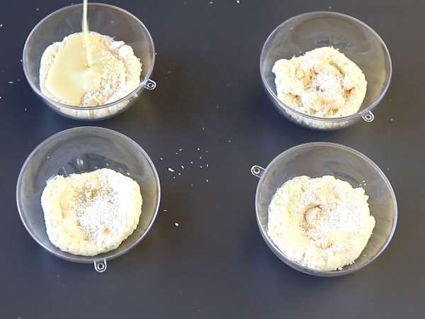 Verrines kelapa tanpa panggang ala Raffaello - hidangan penutup ala negeri dongeng dalam bola salju - Persiapan langkah 6