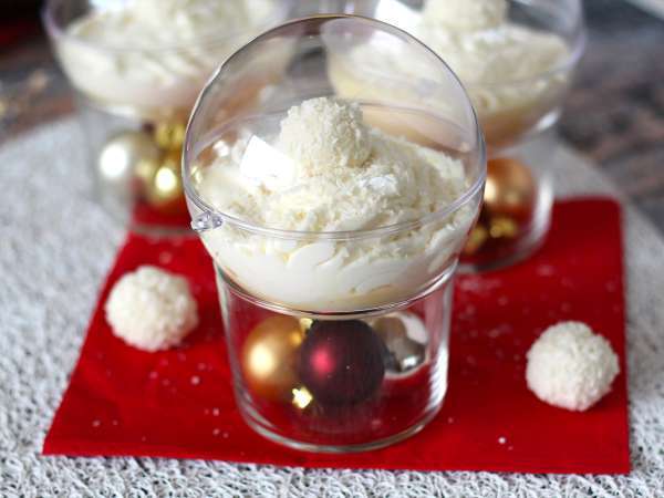 Verrines kelapa tanpa panggang ala Raffaello - hidangan penutup ala negeri dongeng dalam bola salju - Persiapan langkah 8