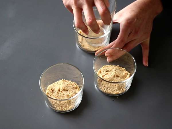 Cangkir cokelat dan nougat. Resep mudah - Persiapan langkah 2