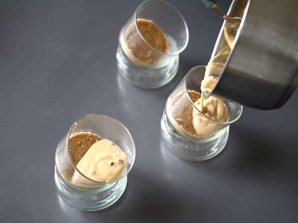 Cangkir cokelat dan nougat. Resep mudah - Persiapan langkah 6