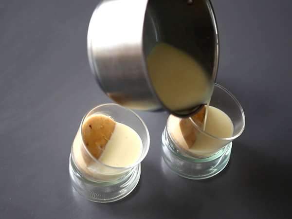 Cangkir cokelat dan nougat. Resep mudah - Persiapan langkah 8