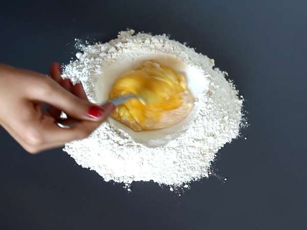 Cara membuat pasta buatan sendiri: sorpresine, pasta kecil yang cantik - Persiapan langkah 1