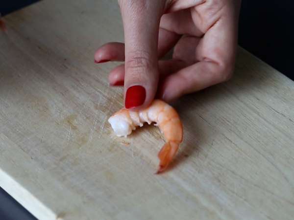 Udang dan mangga verrines untuk minuman beralkohol yang manis dan gurih - Persiapan langkah 1