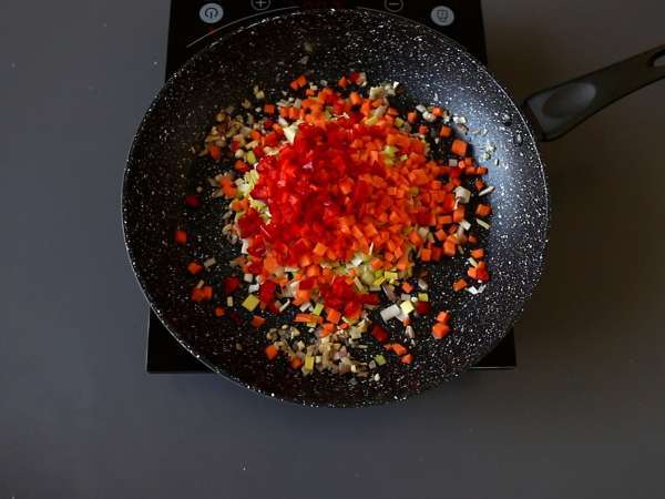 Nasi goreng, hidangan nasi khas Indonesia - Persiapan langkah 4