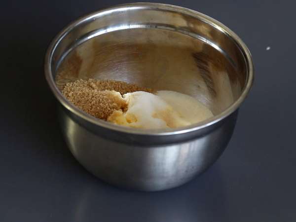 Cangkir kue dengan topping cokelat ganache, gaya pot wortel - Persiapan langkah 1