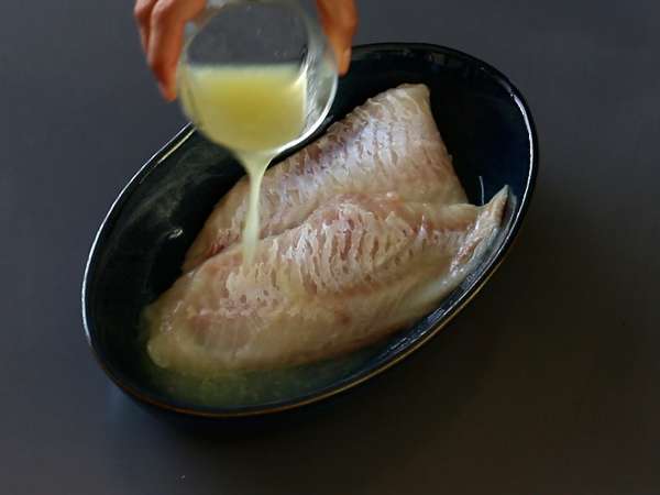 Ikan air tawar rebus dengan santan - hidangan ikan yang akan Anda sukai - Persiapan langkah 1