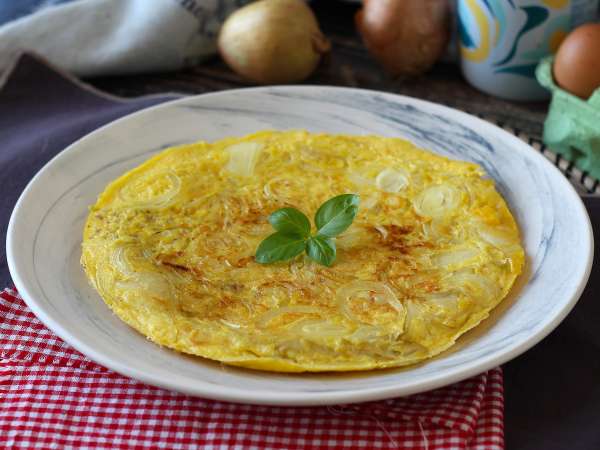 Omelet bawang bombay, resep yang lezat dan mudah disiapkan - Persiapan langkah 7