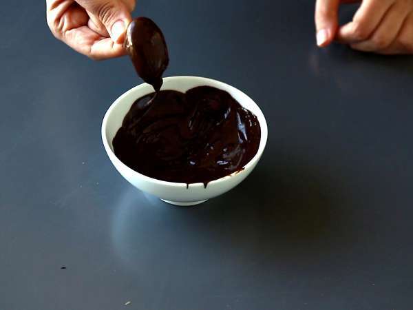 Snickers buatan sendiri: kurma, kacang, dan cokelat - camilan sehat tanpa tambahan gula - Persiapan langkah 5