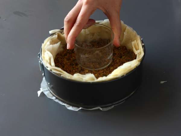 Kue keju bergaya baklava dengan pistachio, renyah dan meleleh - Persiapan langkah 4