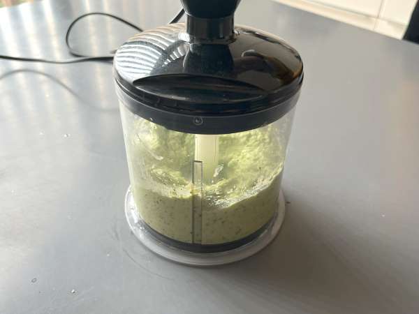 Pesto cukini, resep cepat dan lezat tanpa dimasak - Persiapan langkah 4