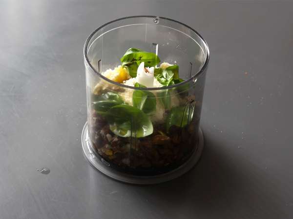 Pistachio pesto, saus yang mudah dan lezat - Persiapan langkah 1
