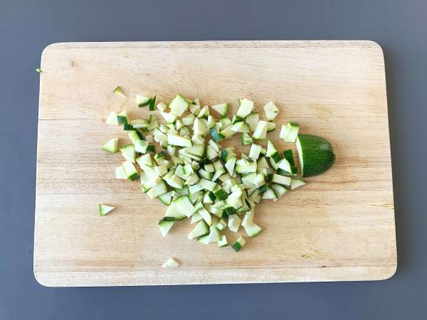 Pasta krim dengan cukini, resep yang enak dan sangat cepat - Persiapan langkah 1
