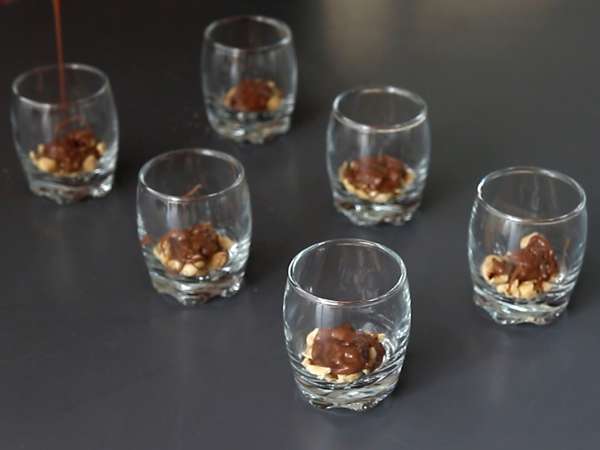 Verrines Kinder Bueno yang tidak dipanggang dan super lezat - Persiapan langkah 5