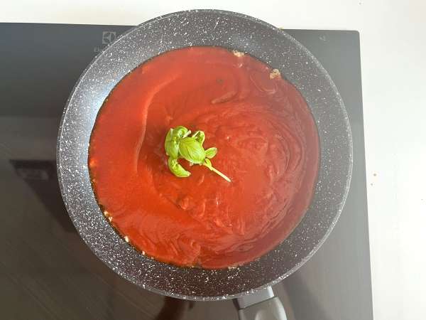 Pasta Siciliana dengan terong, versi yang mudah dan ringan - Pasta alla Norma - Persiapan langkah 3