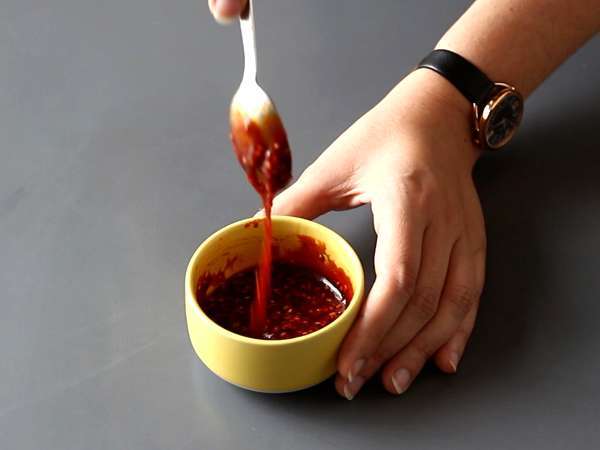 Saus gochujang Korea yang pedas untuk Bibimbap - Persiapan langkah 2