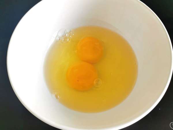 Omelet keju, resep cepat saji yang siap dalam 5 menit! - Persiapan langkah 1