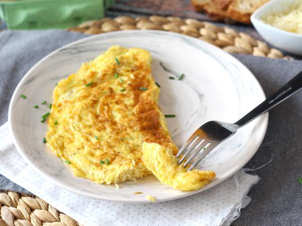 Omelet keju, resep cepat saji yang siap dalam 5 menit! - Persiapan langkah 6