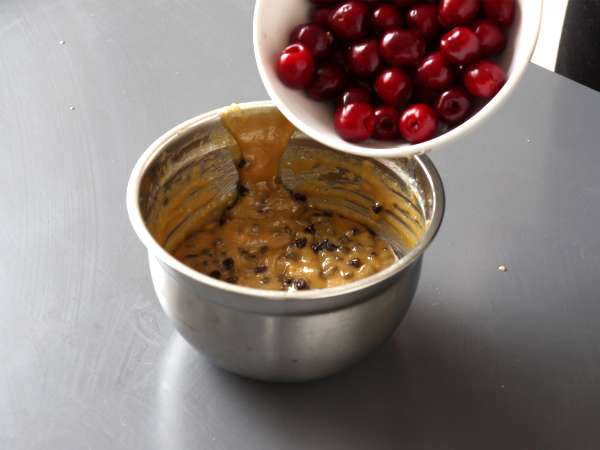 Ceri Blondie dan cokelat, kue renyah dan fondant yang sempurna - Persiapan langkah 3