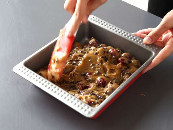 Ceri Blondie dan cokelat, kue renyah dan fondant yang sempurna - Persiapan langkah 4