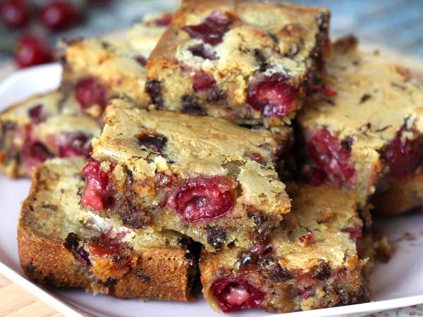 Ceri Blondie dan cokelat, kue renyah dan fondant yang sempurna - Persiapan langkah 6