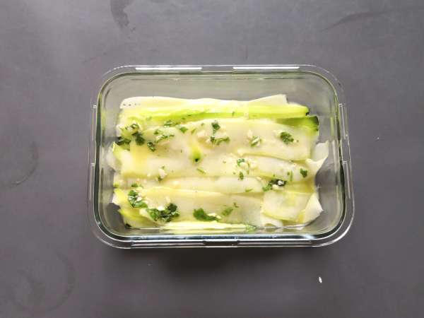 Cukini yang diasinkan, sayuran carpaccio yang sempurna untuk musim panas! - Persiapan langkah 5
