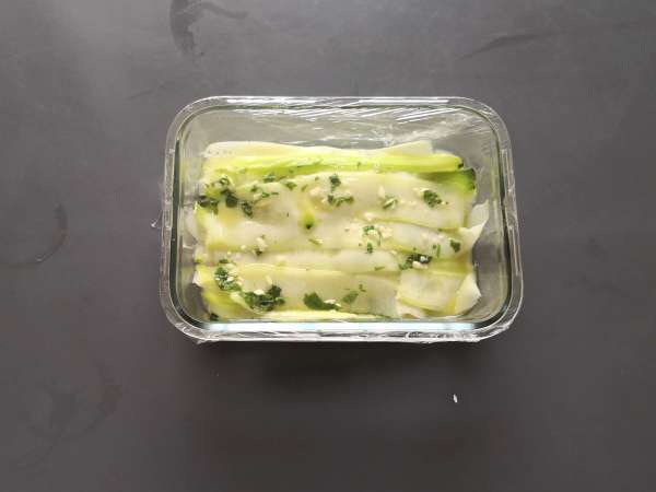Cukini yang diasinkan, sayuran carpaccio yang sempurna untuk musim panas! - Persiapan langkah 6