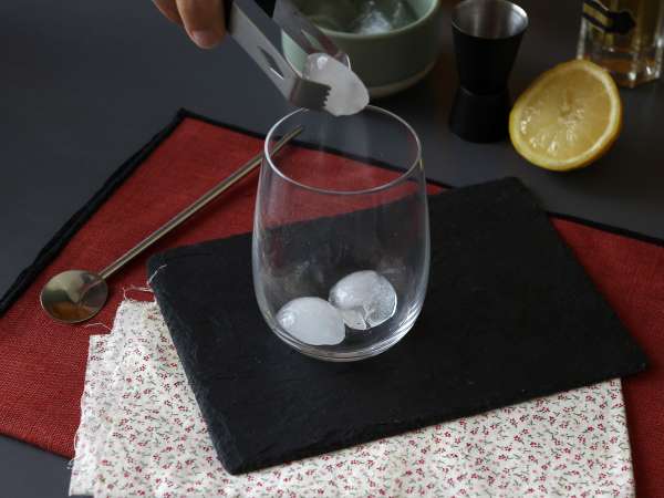 Spritz St-Germain dengan minuman keras bunga elder, koktail yang sangat segar untuk musim panas - Persiapan langkah 1