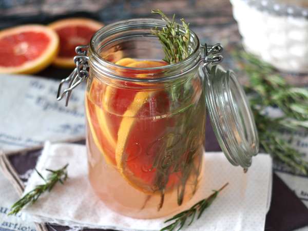 Air rasa jeruk bali dan rosemary: minuman detoksifikasi tanpa tambahan gula - Persiapan langkah 4