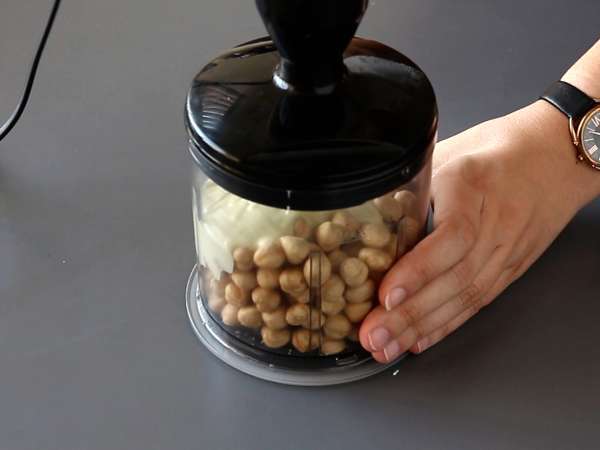 Roti gulung rasa Easy Kinder Bueno, sempurna sebagai kue ulang tahun atau batang kayu Natal! - Persiapan langkah 1