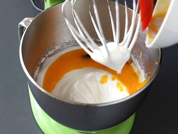 Roti gulung rasa Easy Kinder Bueno, sempurna sebagai kue ulang tahun atau batang kayu Natal! - Persiapan langkah 2