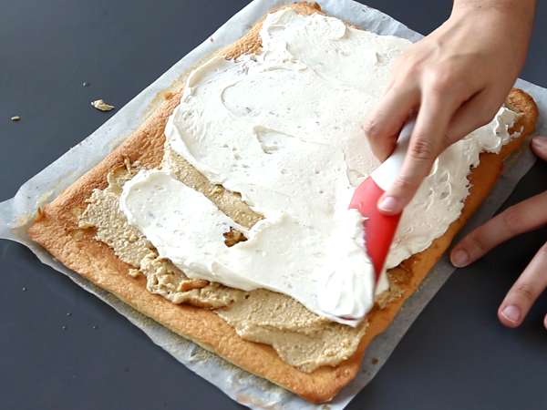 Roti gulung rasa Easy Kinder Bueno, sempurna sebagai kue ulang tahun atau batang kayu Natal! - Persiapan langkah 8