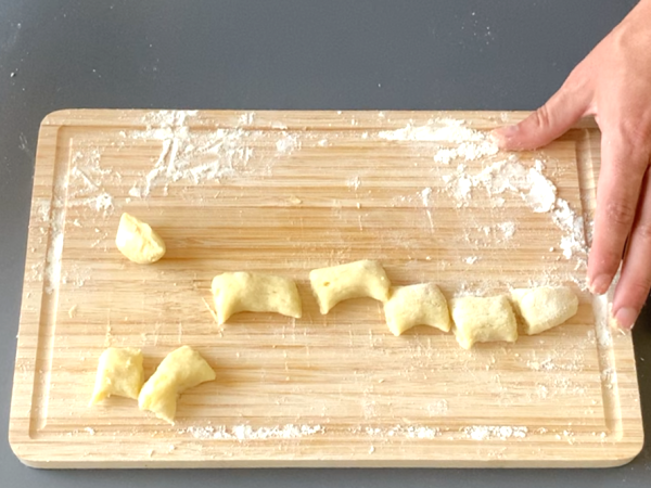 Gnocchi kentang buatan sendiri dengan pesto - Persiapan langkah 3