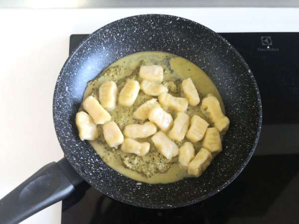 Gnocchi kentang buatan sendiri dengan pesto - Persiapan langkah 6