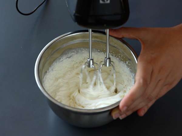 Verrines vegetarian: krim sup kacang polong, remahan parmesan, dan krim mascarpone - Persiapan langkah 6