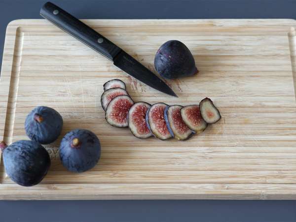 Roti lapis ara, keju kambing segar, madu, dan rosemary - Persiapan langkah 1