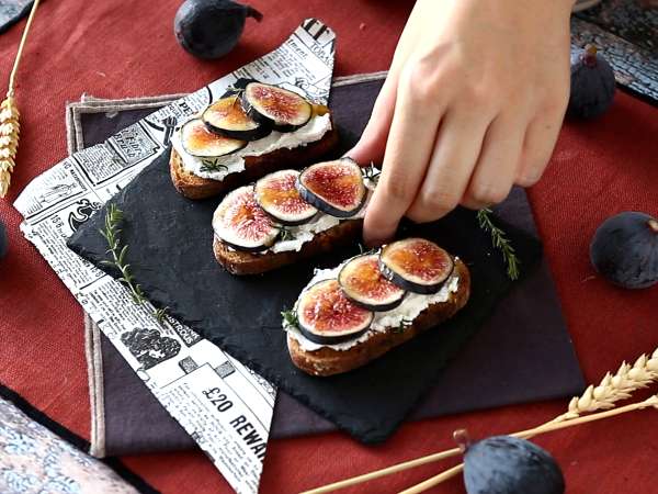 Roti lapis ara, keju kambing segar, madu, dan rosemary - Persiapan langkah 6