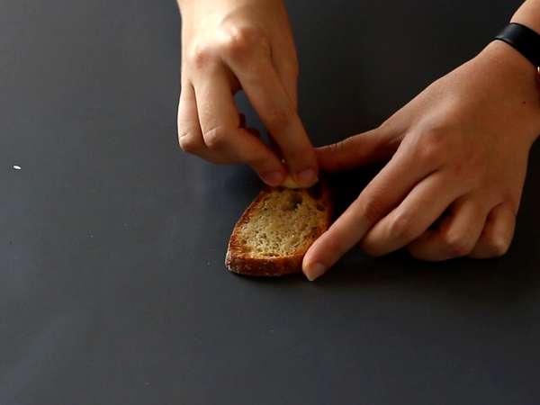 Roti lapis tomat dan ham Serrano - Persiapan langkah 1