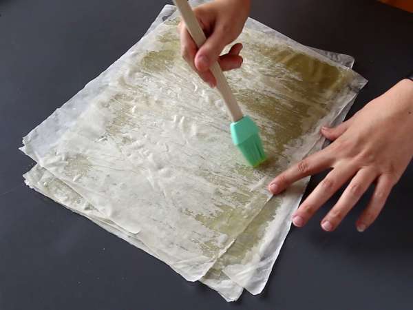 Spanakopita, pai Yunani yang super mudah dengan bayam dan keju feta - Persiapan langkah 6