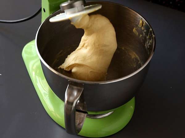 Gulungan kayu manis, brioche kayu manis dengan lapisan gula vanila - Persiapan langkah 2