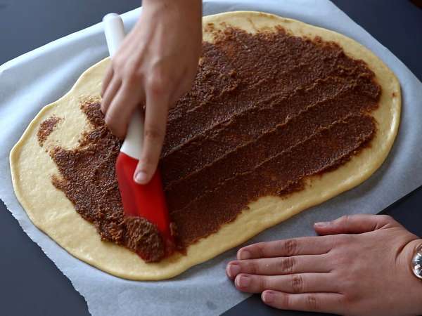 Gulungan kayu manis, brioche kayu manis dengan lapisan gula vanila - Persiapan langkah 5